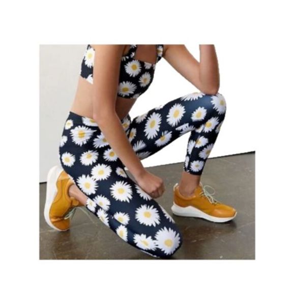 Year of Ours Daisy Veronica Crossover Waist Leggings Blogger Fav size S - Picture 3 of 11